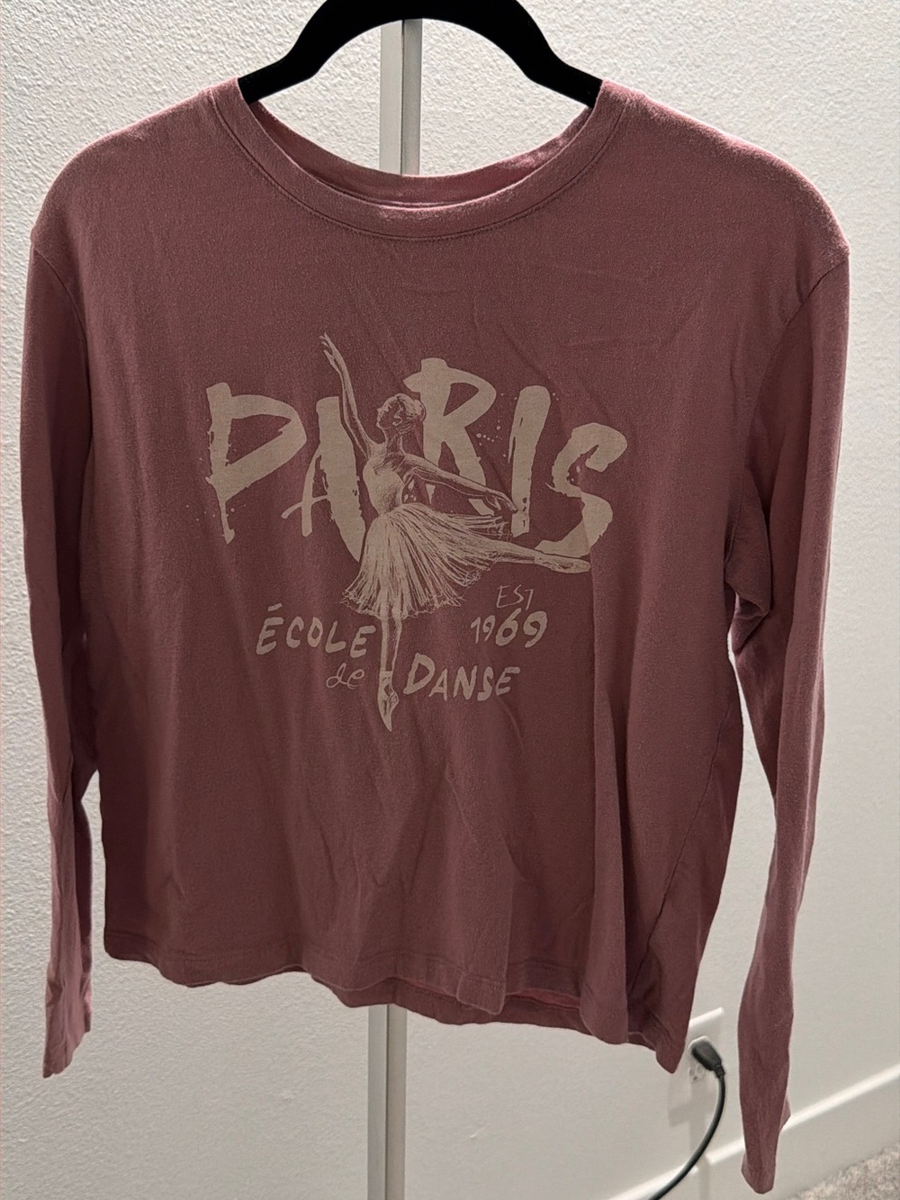 GAP Dusty Rose Paris École de Danse Long-Sleeve Tee